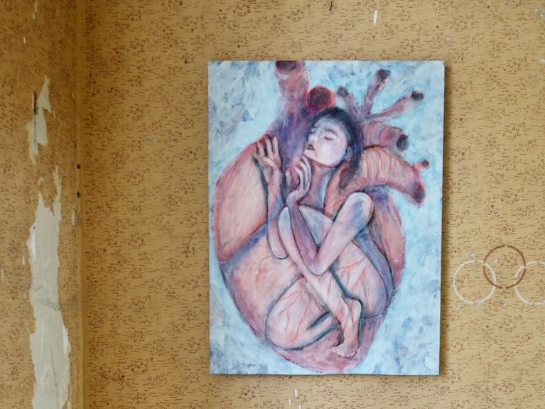wenn das bild an der wand hängt
